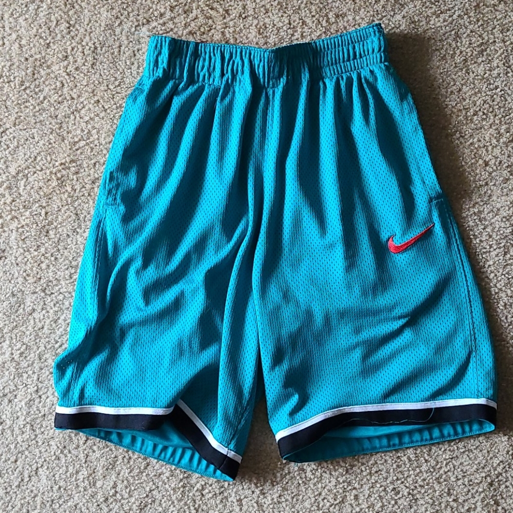 2 Nike Bball Shorts M